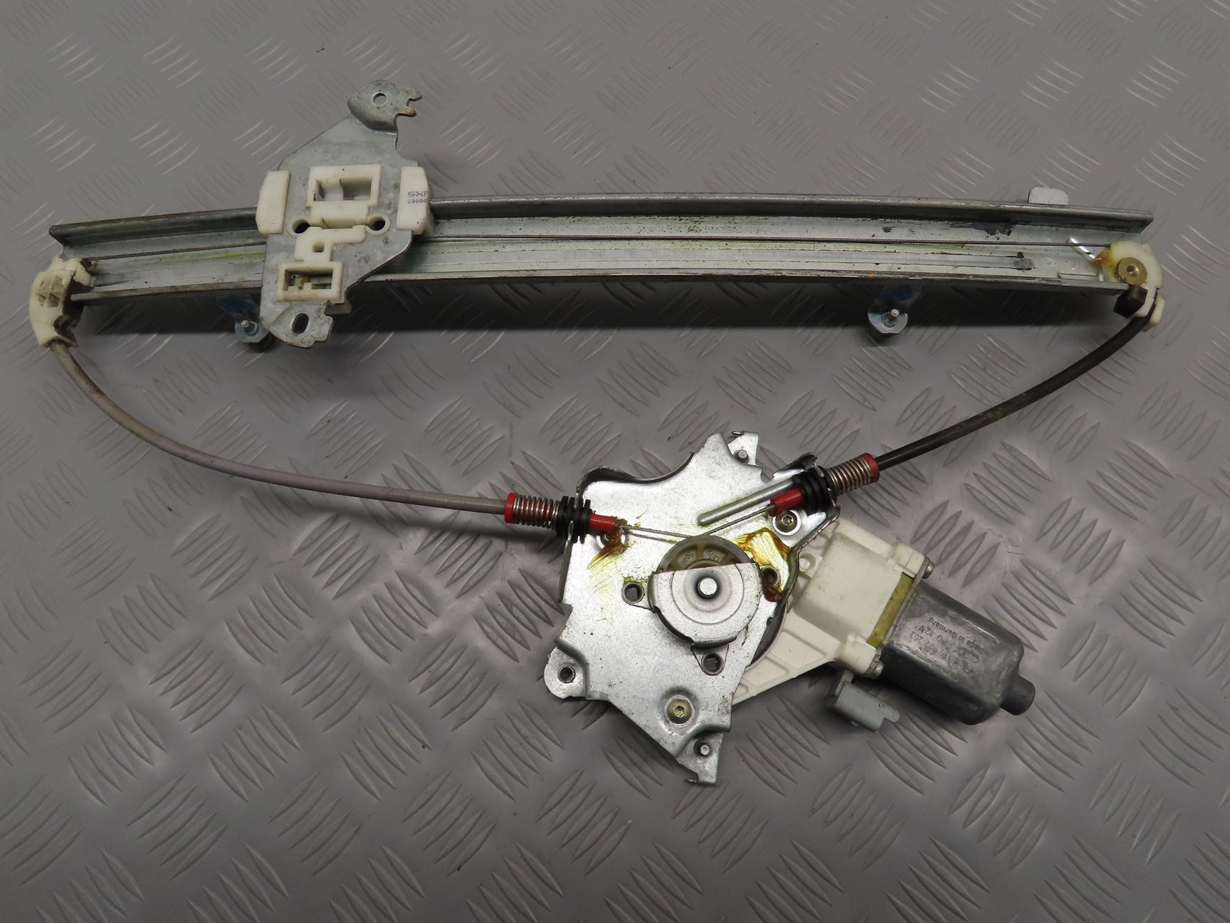 MECANISME+MOTEUR LEVE-GLACE AVD