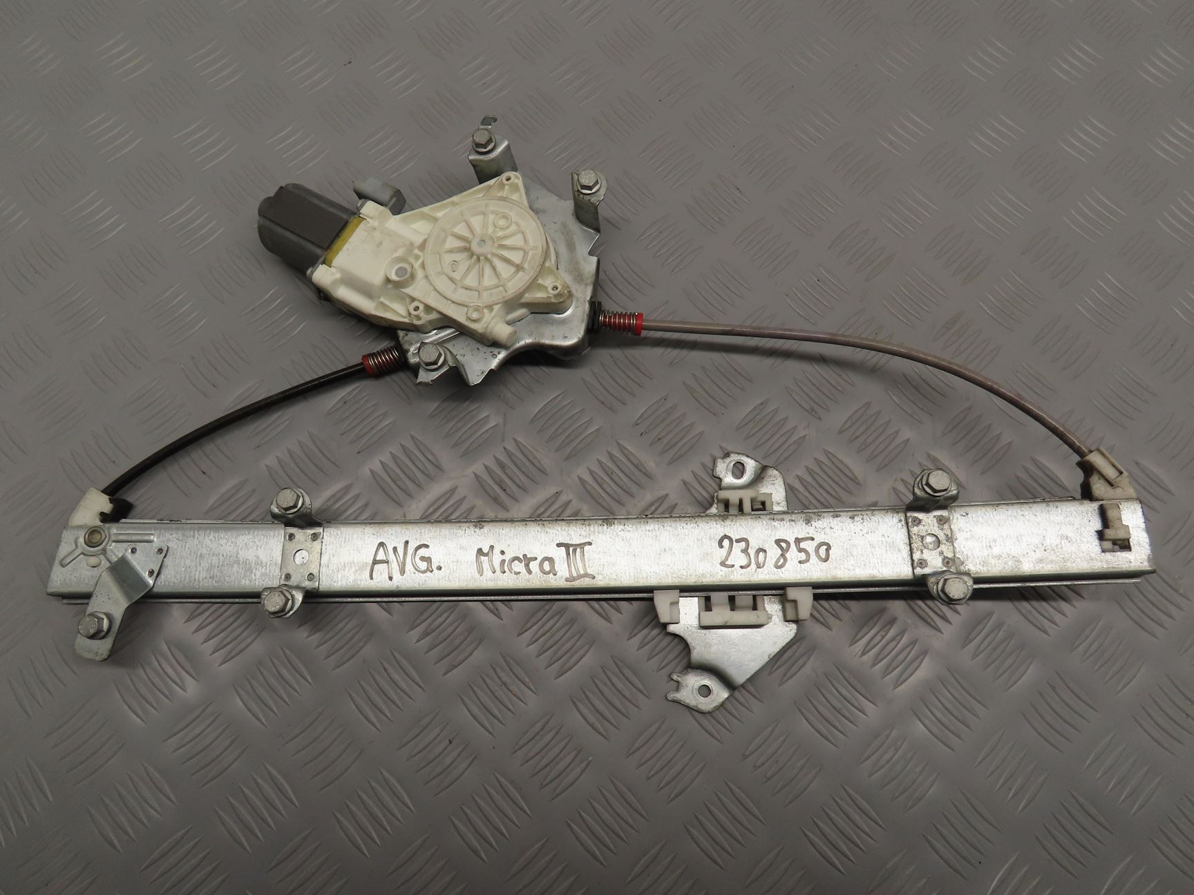 MECANISME+MOTEUR LEVE-GLACE AVG