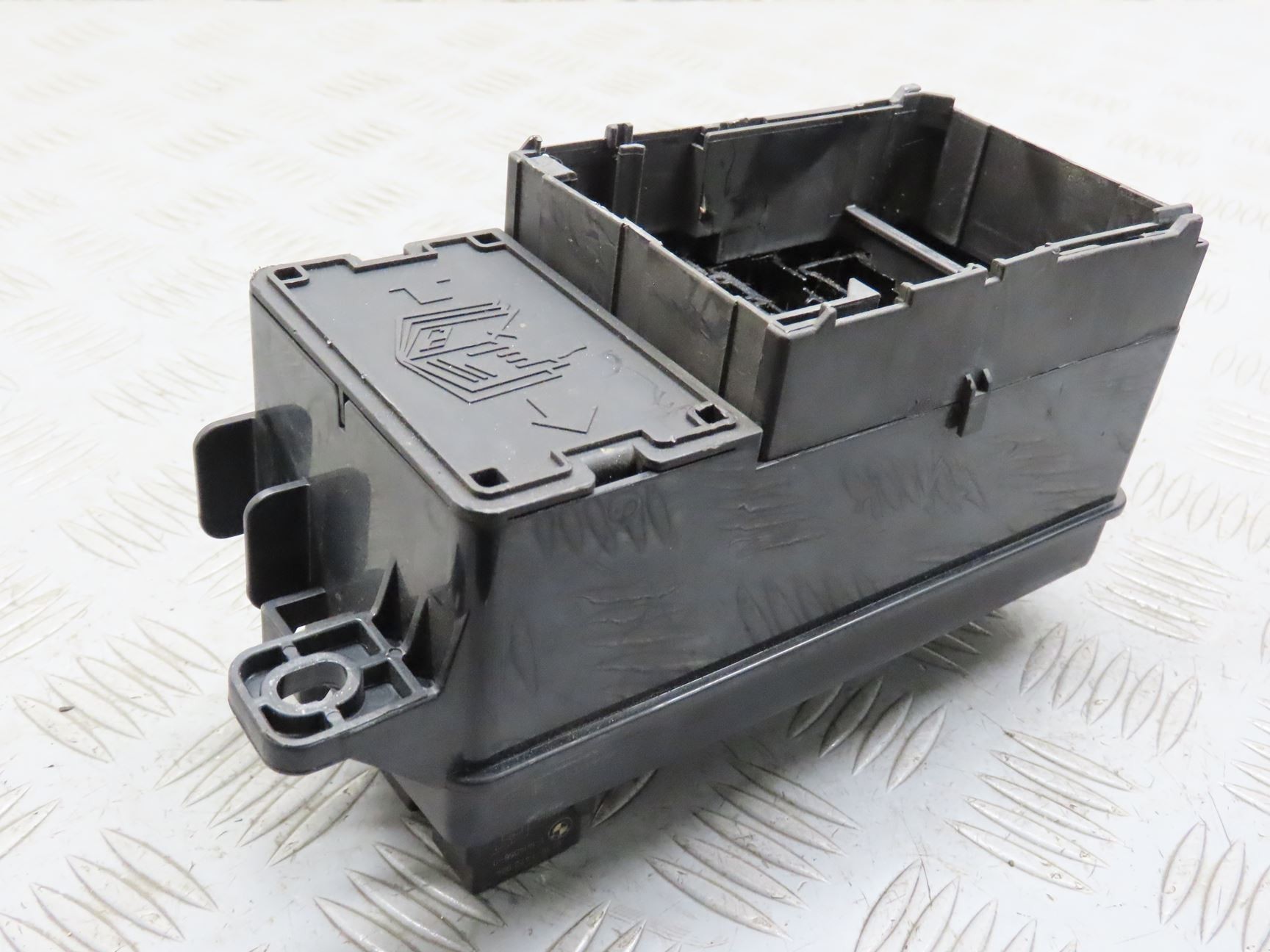 PLATINE FUSIBLE AV