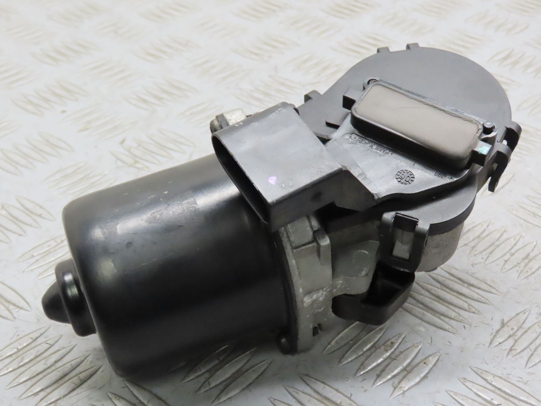 MOTEUR ESSUIE-GLACE AV