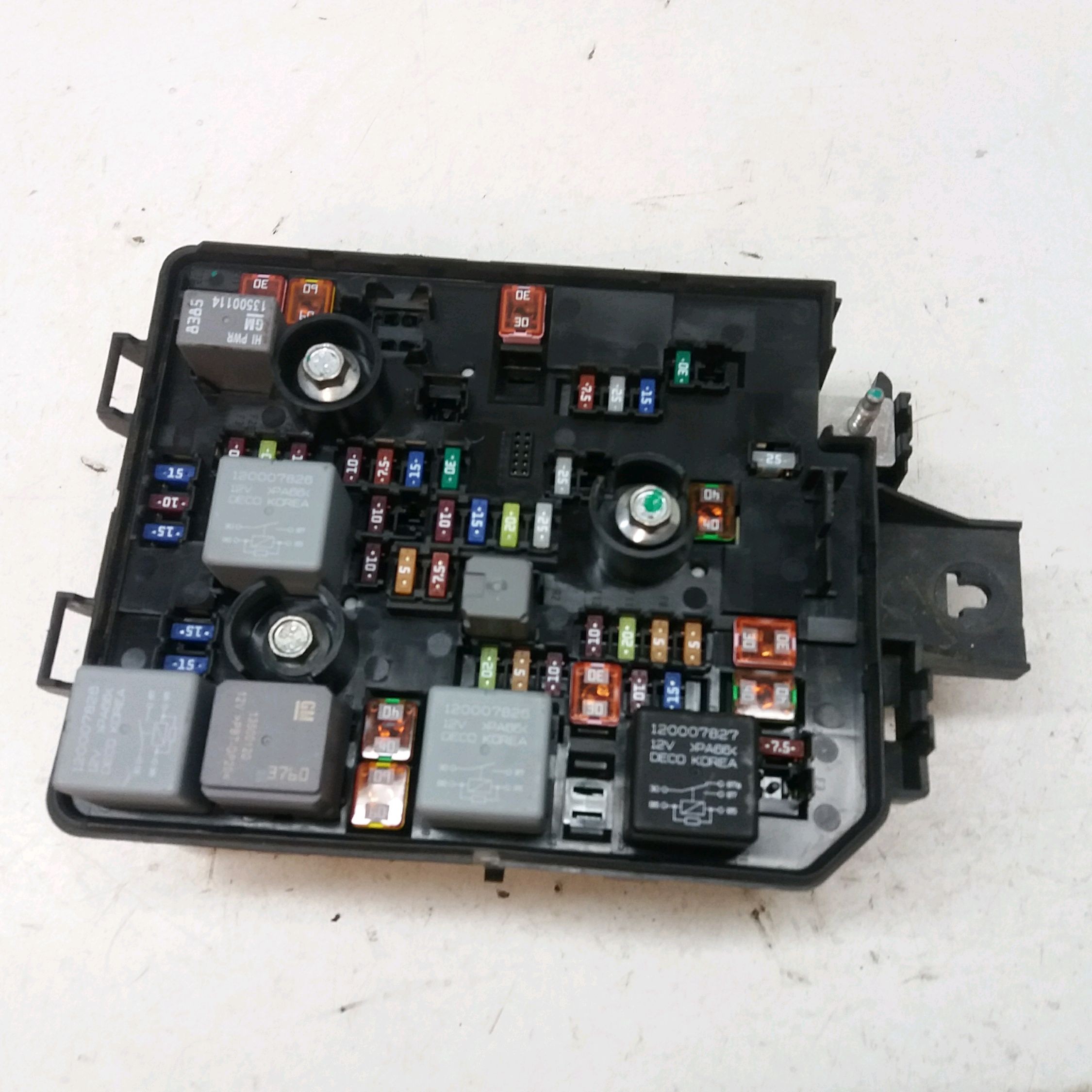 PLATINE FUSIBLE AV