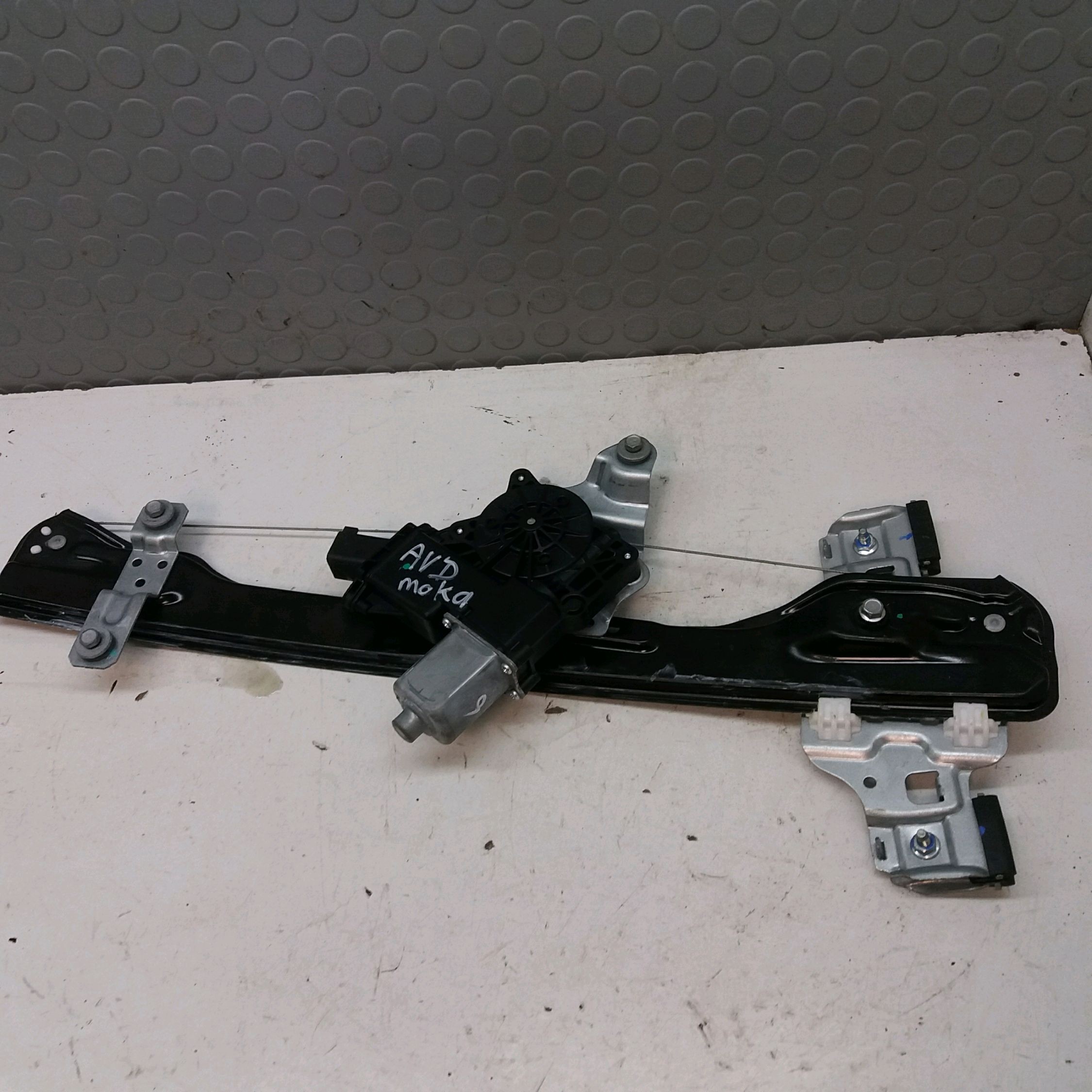 MECANISME+MOTEUR LEVE-GLACE AVD