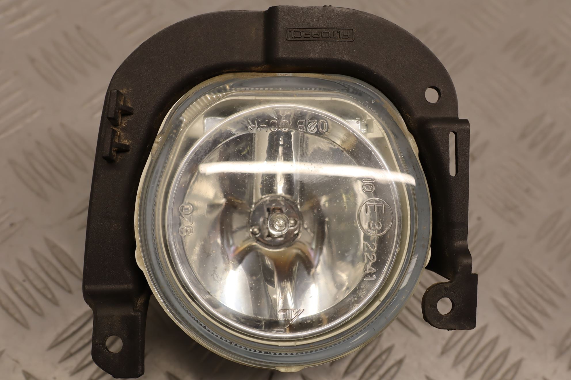 PHARE ANTIBROUILLARD AVG