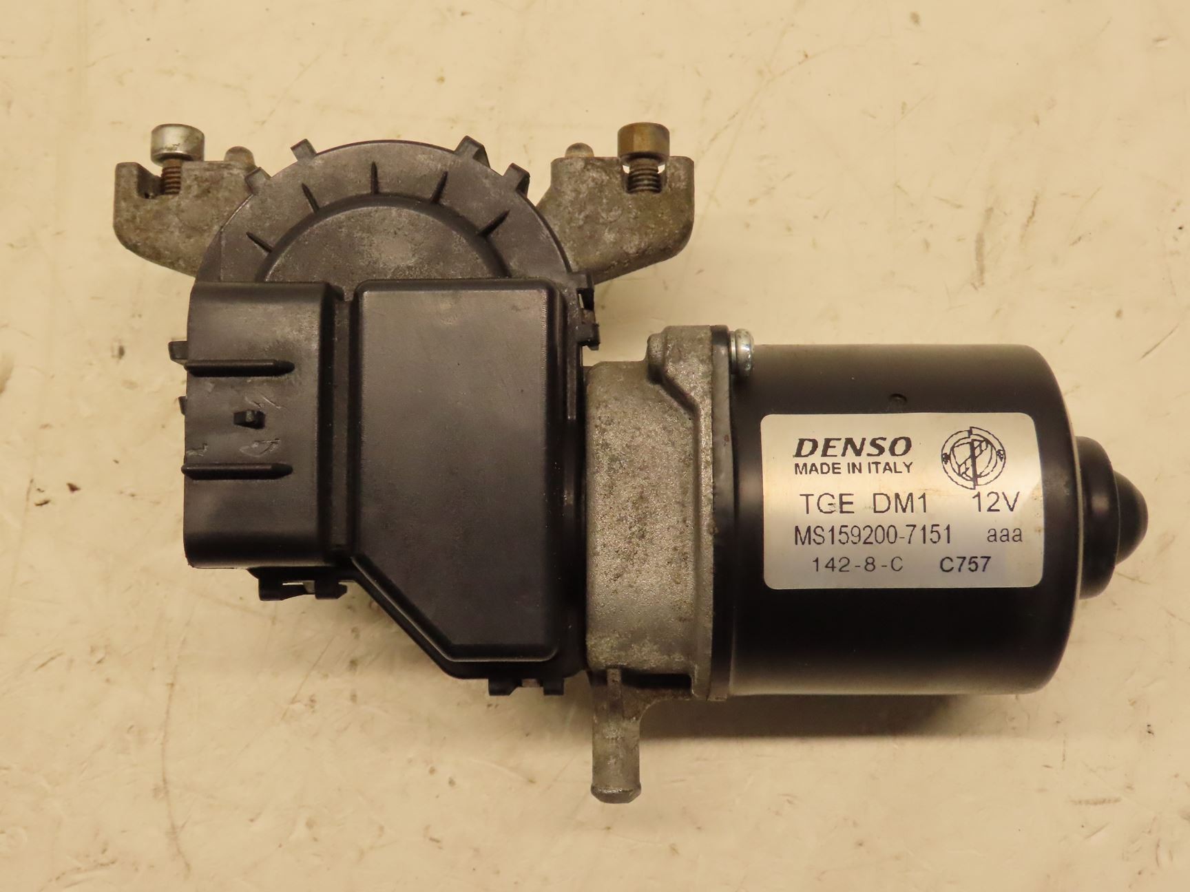 MOTEUR ESSUIE-GLACE AV