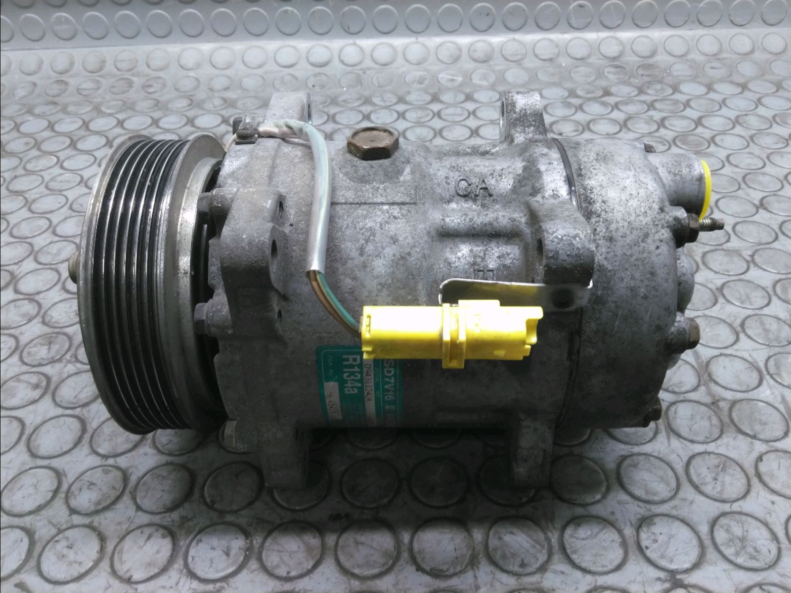COMPRESSEUR AIR CONDITIONNE