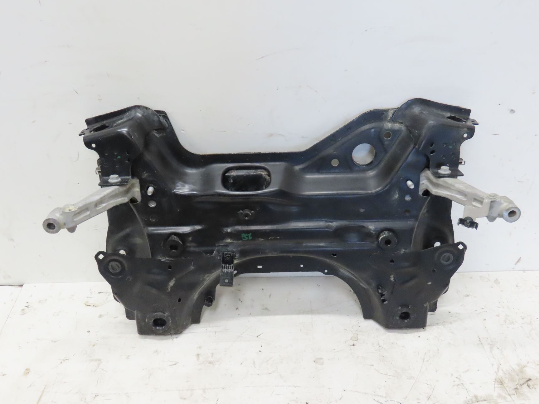 BERCEAU MOTEUR AV