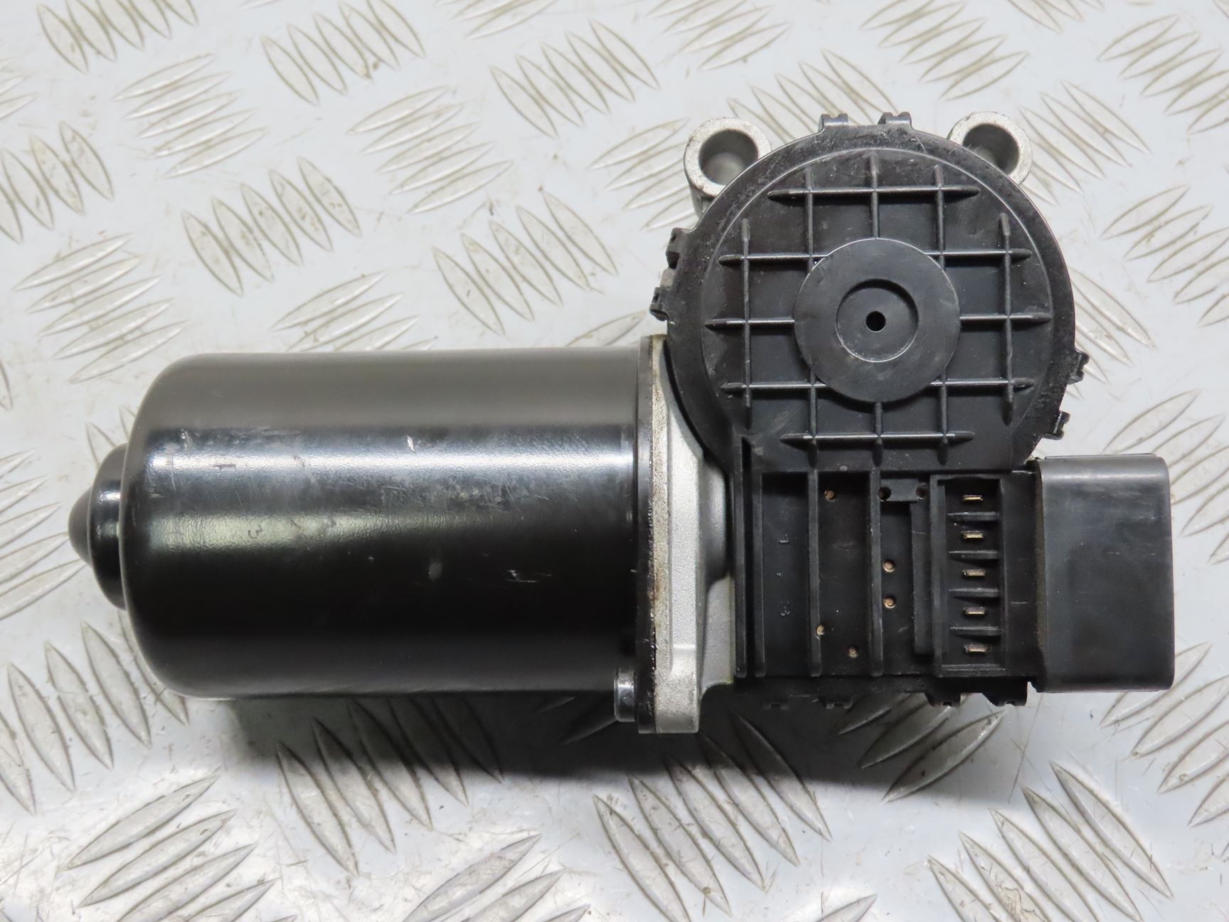 MOTEUR ESSUIE-GLACE AV