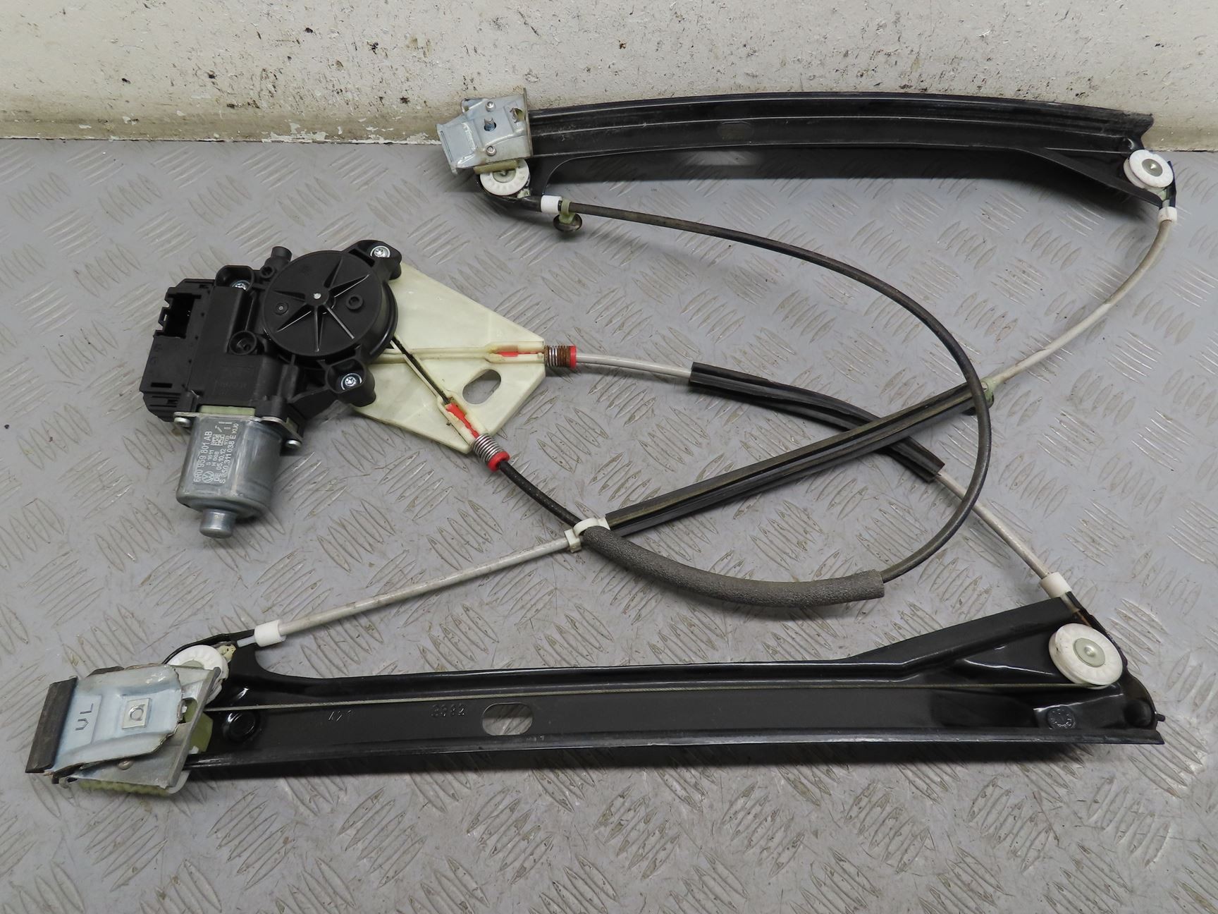 MECANISME+MOTEUR LEVE-GLACE AVG
