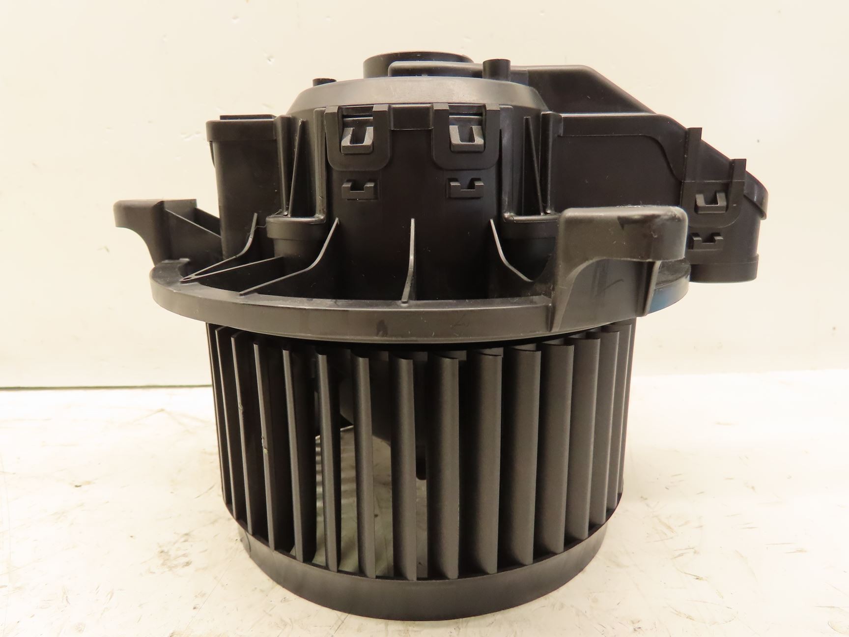 VENTILATEUR DE CHAUFFAGE