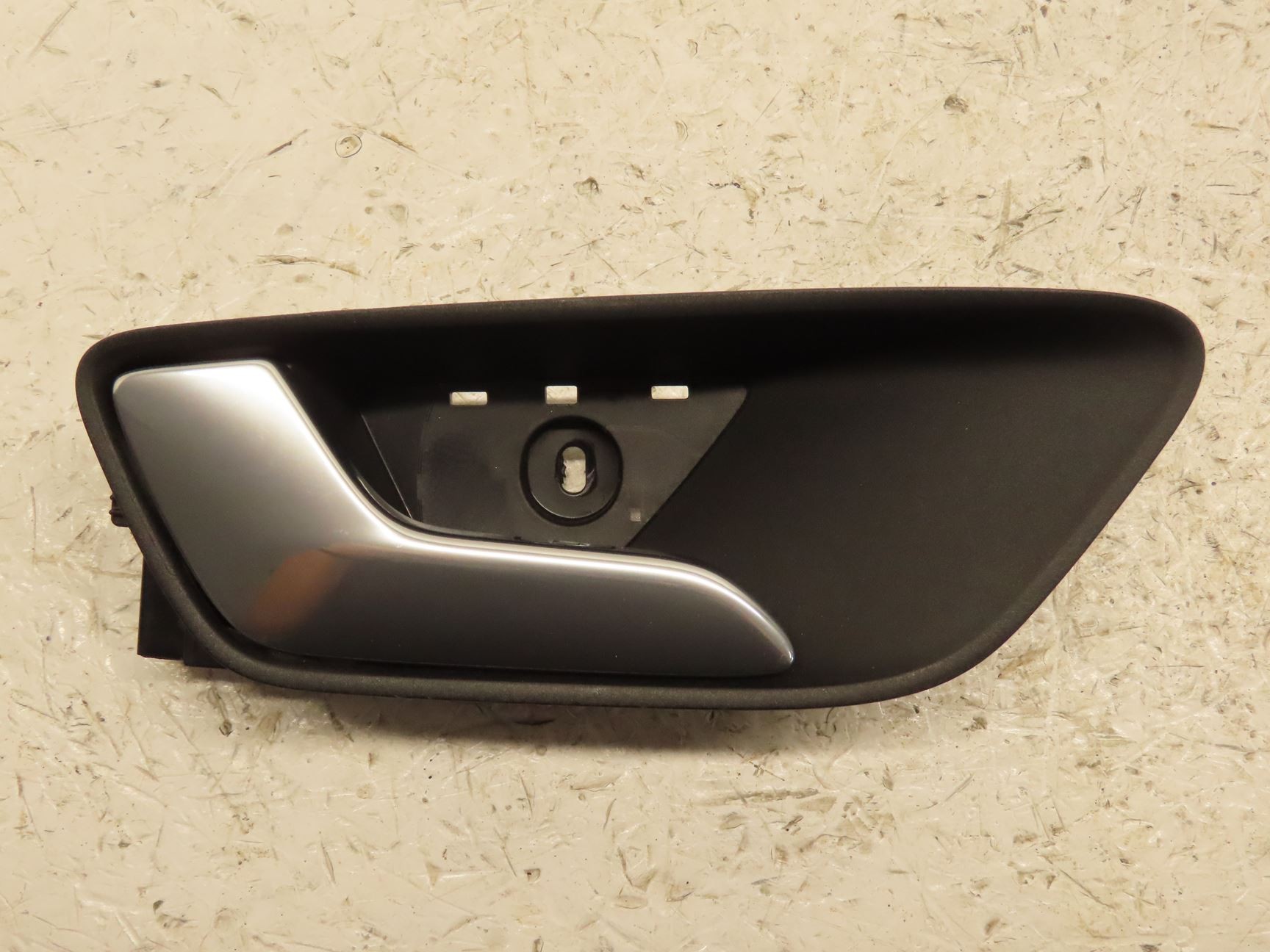 POIGNEE INT PORTE AVG