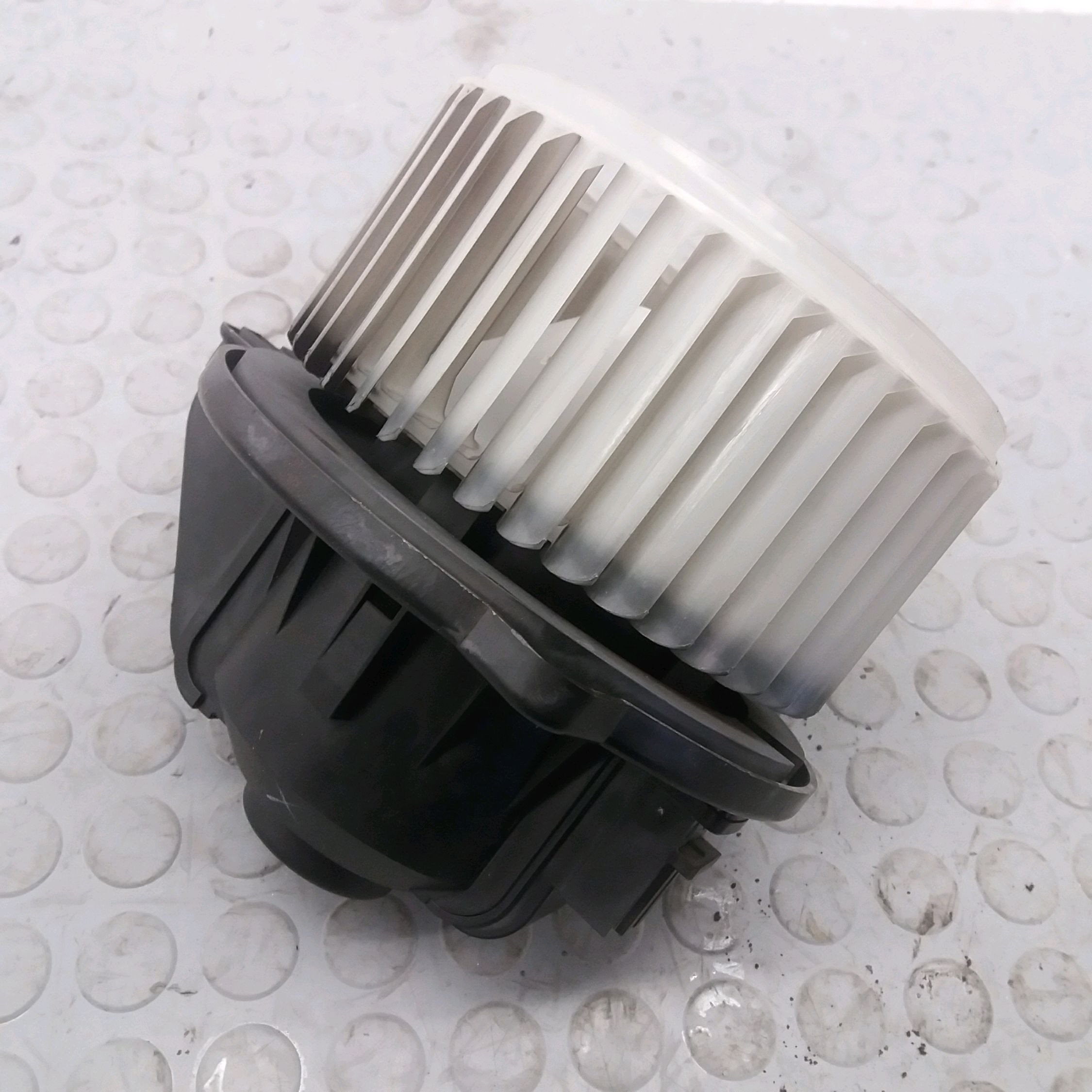 VENTILATEUR DE CHAUFFAGE