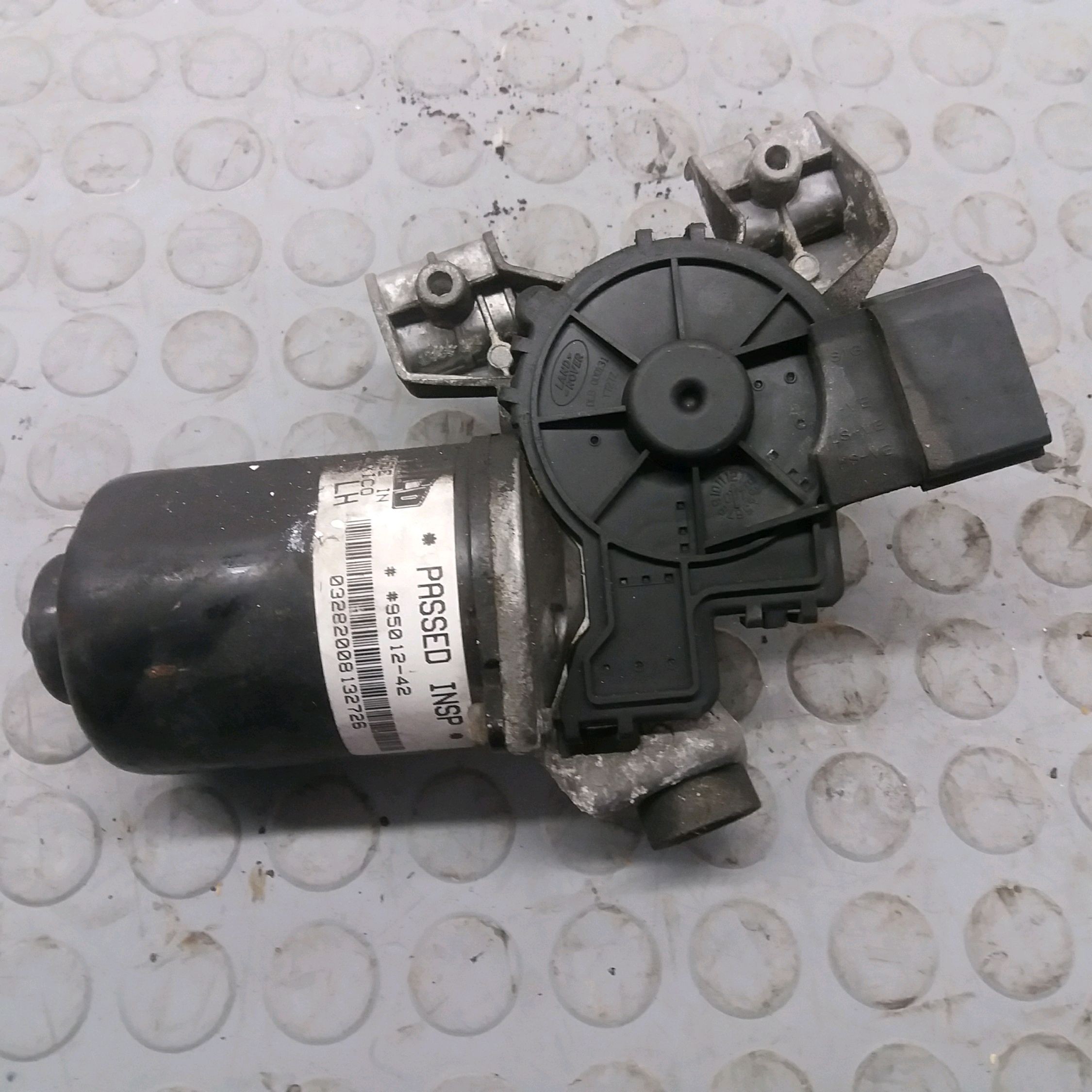 MOTEUR ESSUIE-GLACE AV