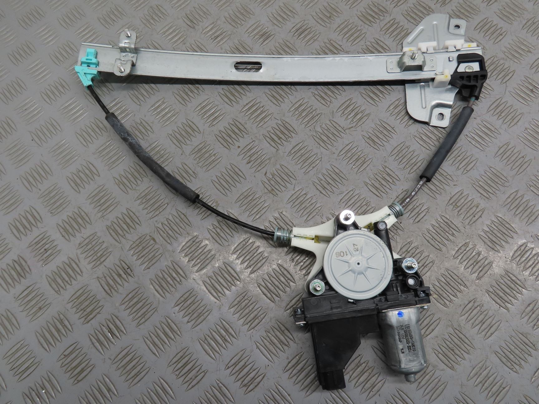 MECANISME+MOTEUR LEVE-GLACE AVG