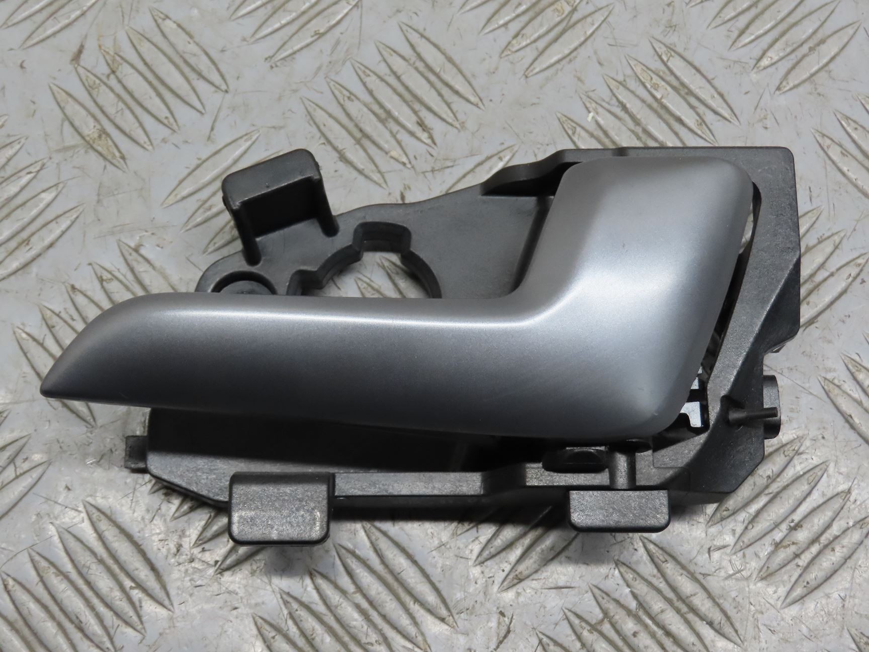 POIGNEE INT PORTE AVD