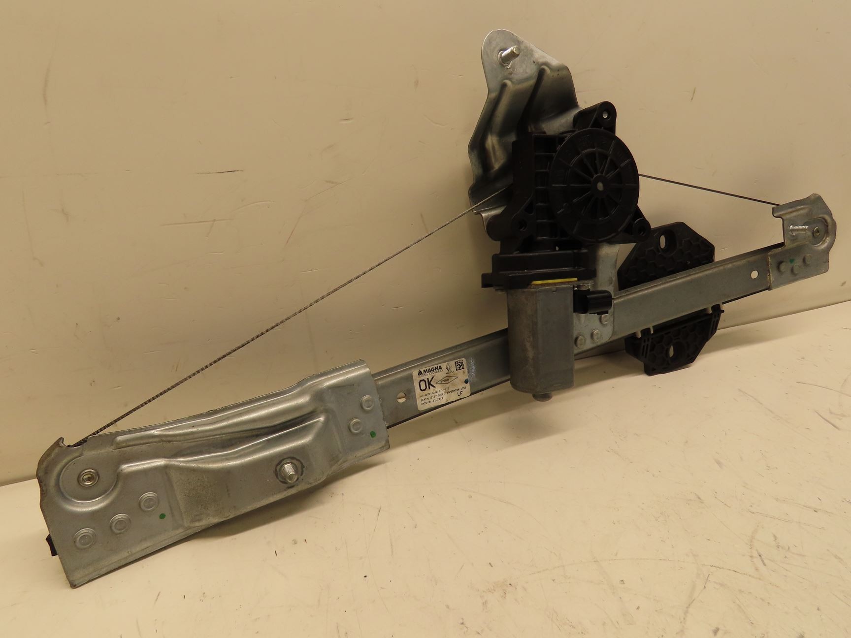 MECANISME+MOTEUR LEVE-GLACE AVG