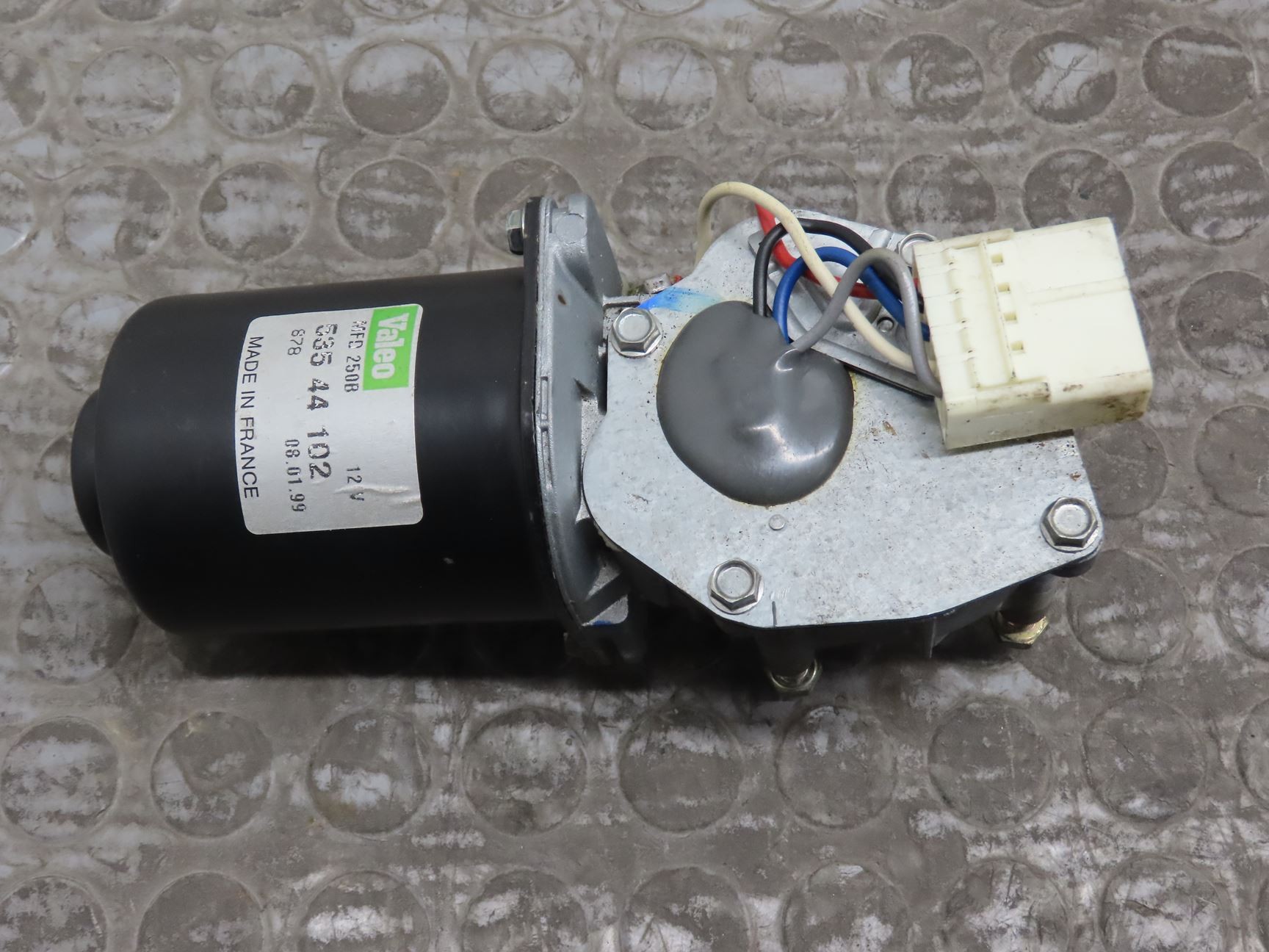 MOTEUR ESSUIE-GLACE AV