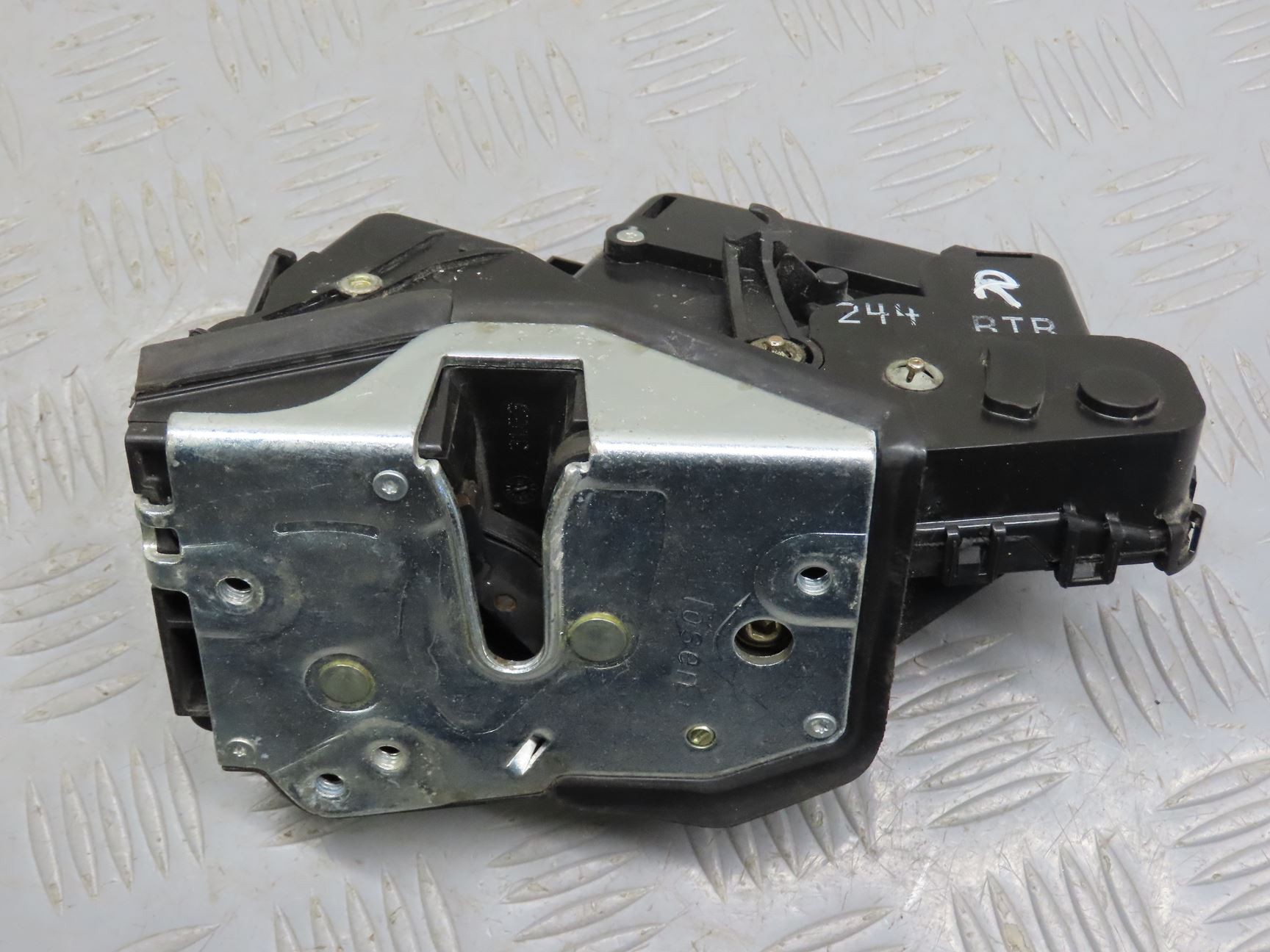 SERRURE PORTE AVD
