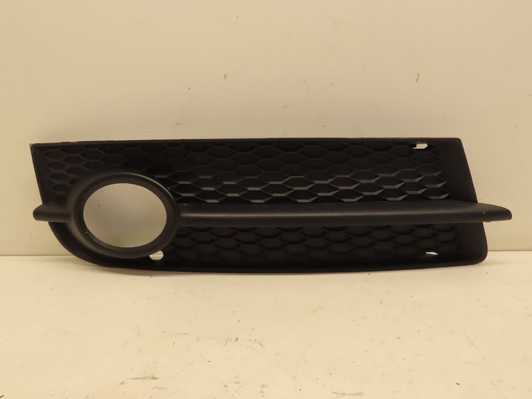 GRILLE D PARE-CHOC AV
