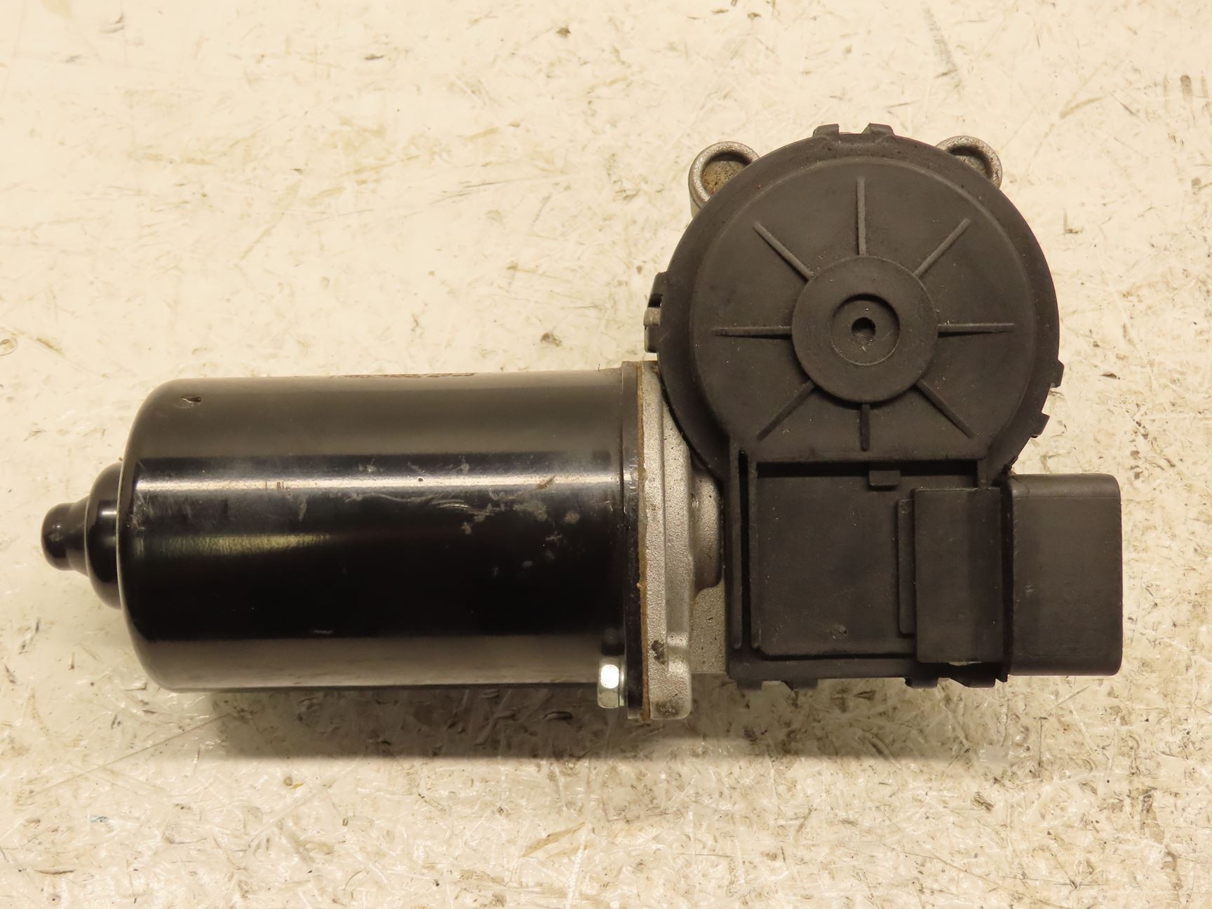 MOTEUR ESSUIE-GLACE AV