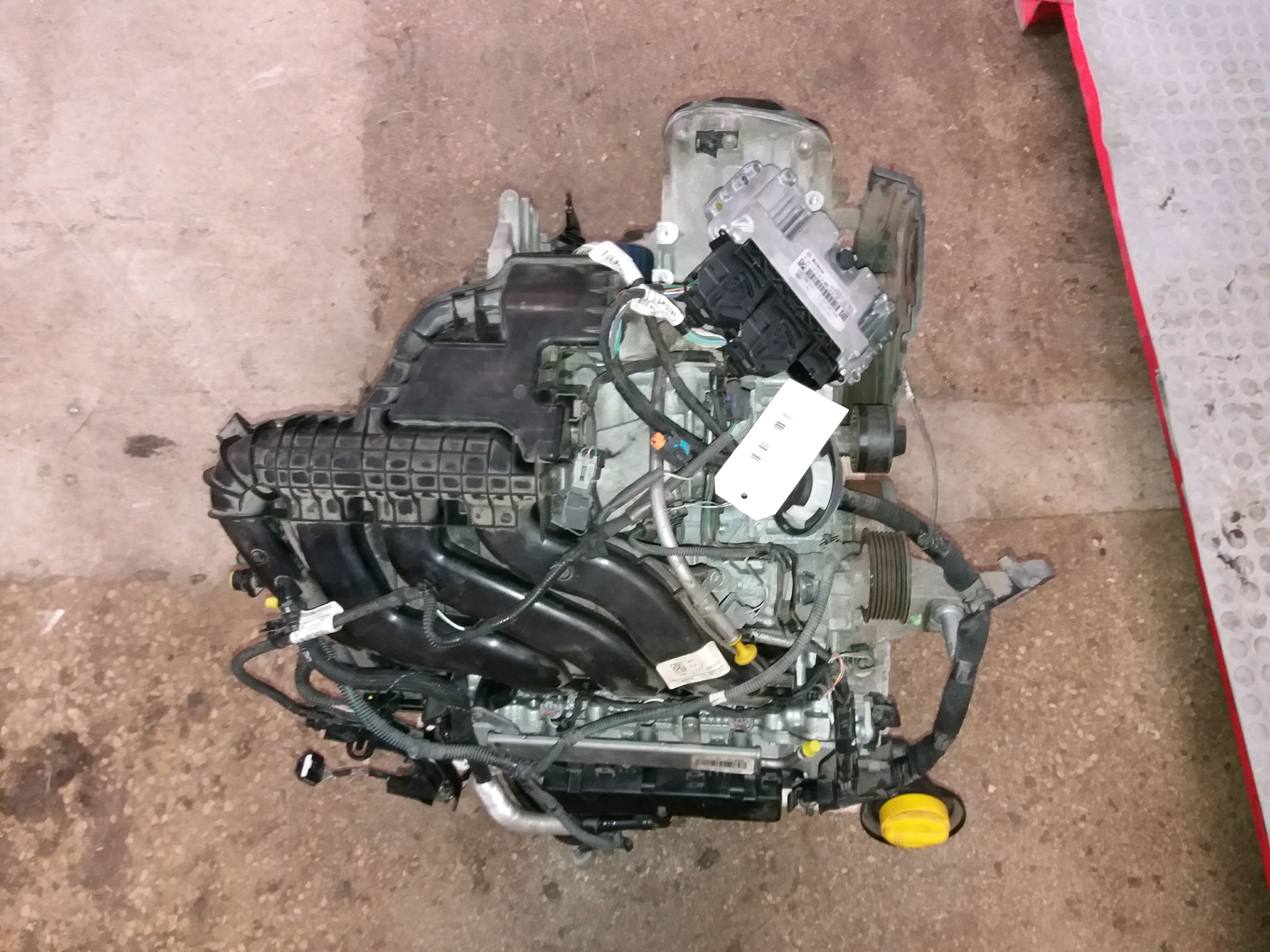 MOTEUR ESSENCE