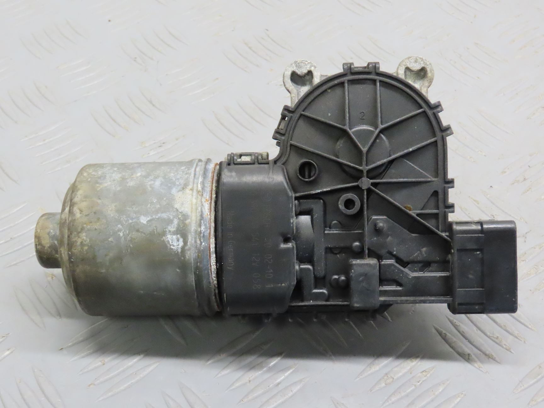 MOTEUR ESSUIE-GLACE AV