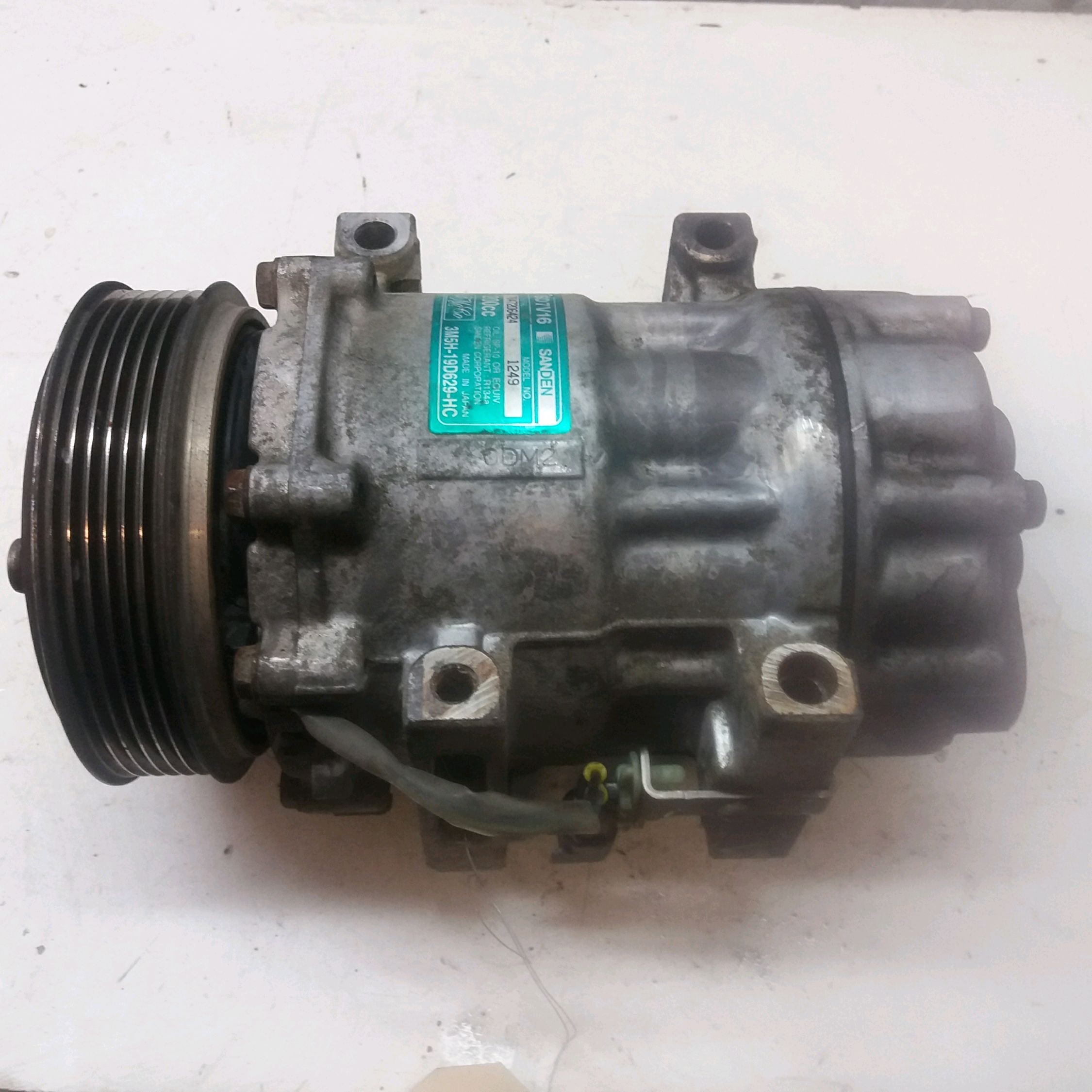 COMPRESSEUR AIR CONDITIONNE