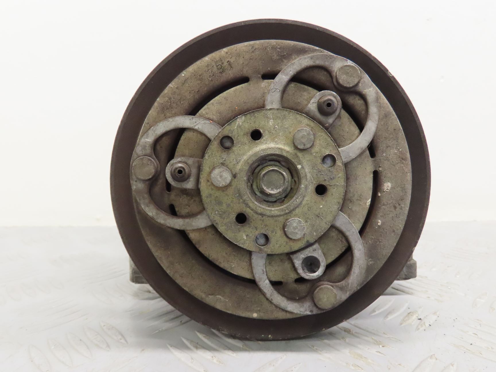 COMPRESSEUR AIR CONDITIONNE