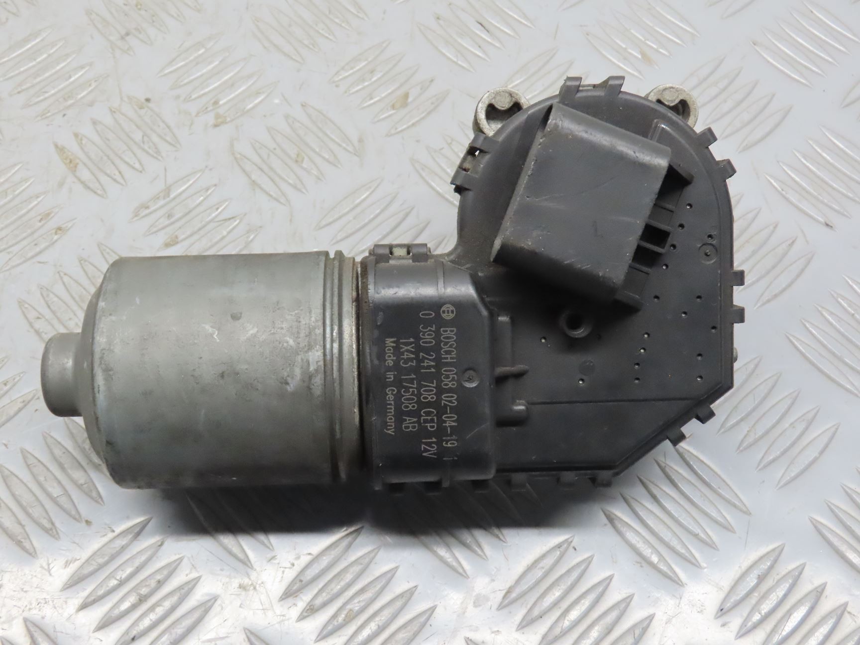 MOTEUR ESSUIE-GLACE AV