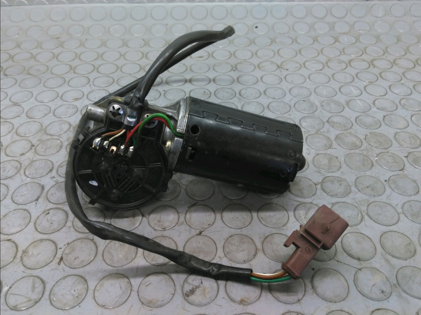 MOTEUR ESSUIE-GLACE AV