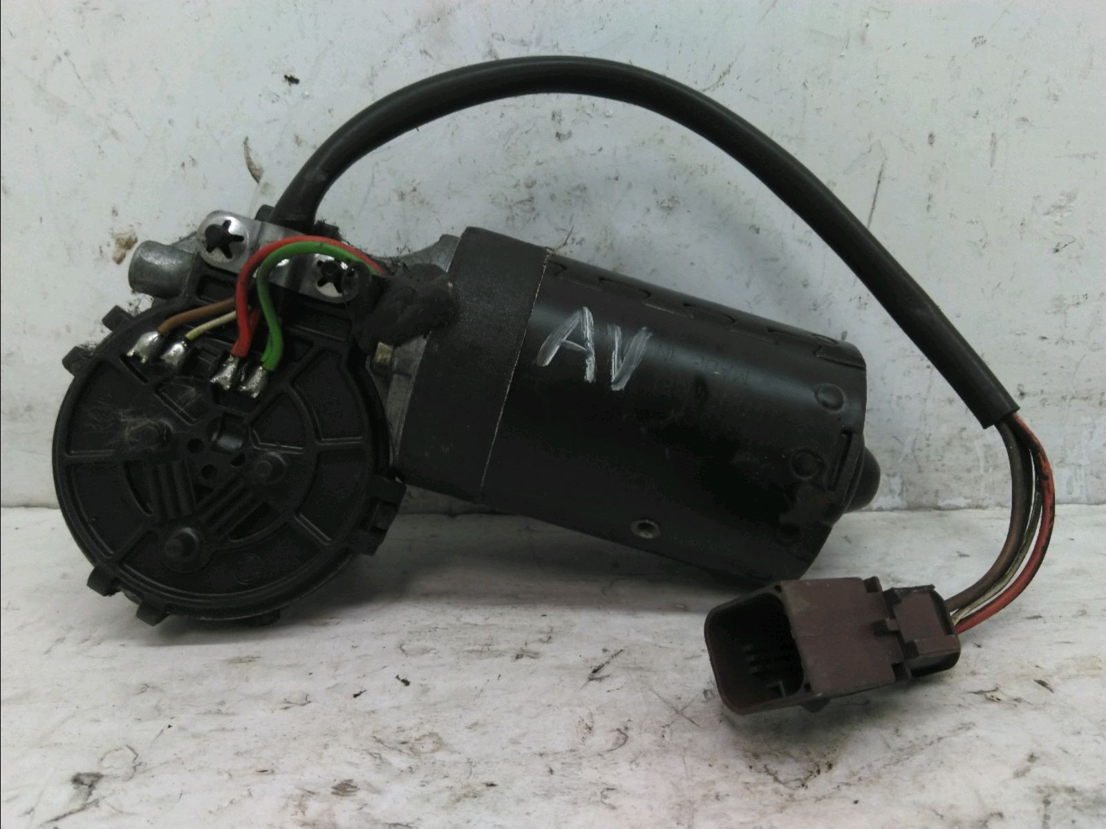MOTEUR ESSUIE-GLACE AV