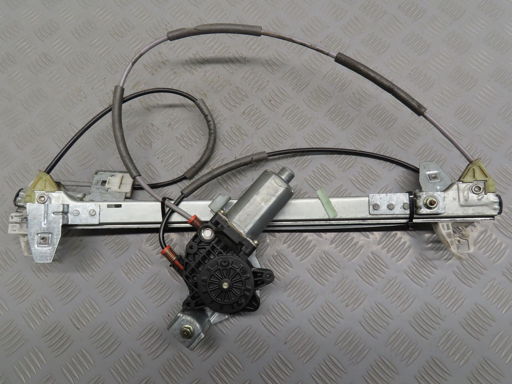 MECANISME+MOTEUR LEVE-GLACE AVD