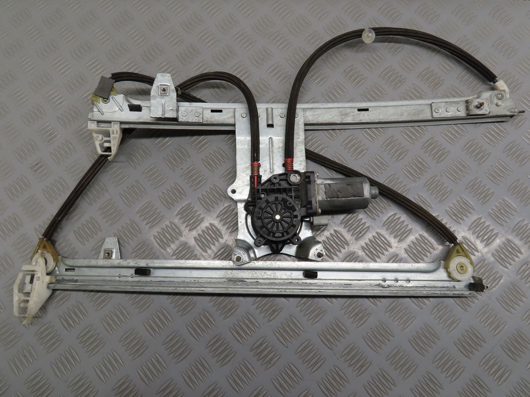 MECANISME+MOTEUR LEVE-GLACE AVD