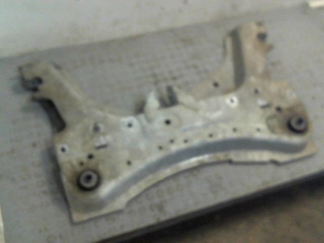 BERCEAU MOTEUR AV
