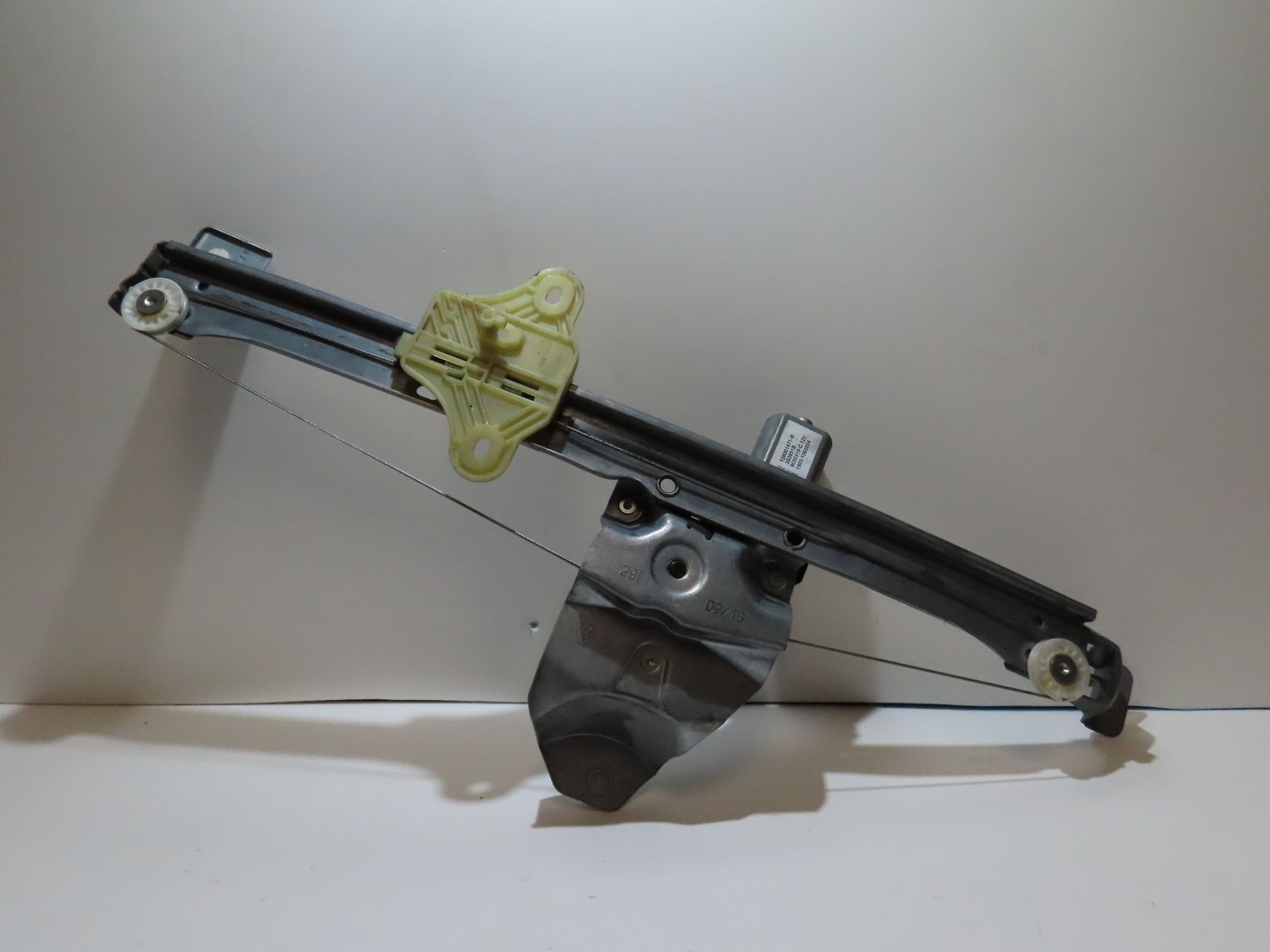 MECANISME+MOTEUR LEVE-GLACE AVG
