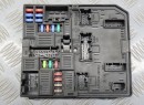 PLATINE FUSIBLE AV
