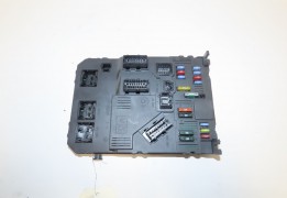 PLATINE FUSIBLE HABITACLE