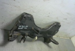 BERCEAU MOTEUR AV