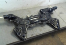 BERCEAU MOTEUR AV