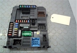 PLATINE FUSIBLE HABITACLE