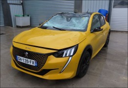 PEUGEOT 208 II