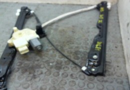 MECANISME+MOTEUR LEVE-GLACE AVD
