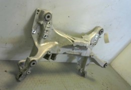 BERCEAU MOTEUR AV