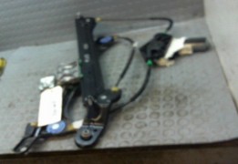 MECANISME+MOTEUR LEVE-GLACE AVG