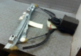MECANISME+MOTEUR LEVE-GLACE AVD