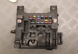 PLATINE FUSIBLE HABITACLE