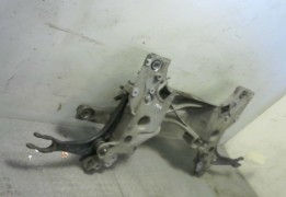 BERCEAU MOTEUR AV