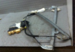 MECANISME+MOTEUR LEVE-GLACE AVD