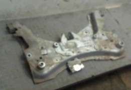 BERCEAU MOTEUR AV