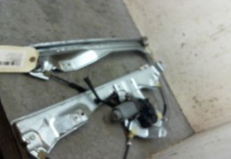 MECANISME+MOTEUR LEVE-GLACE AVD