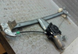 MECANISME+MOTEUR LEVE-GLACE AVG